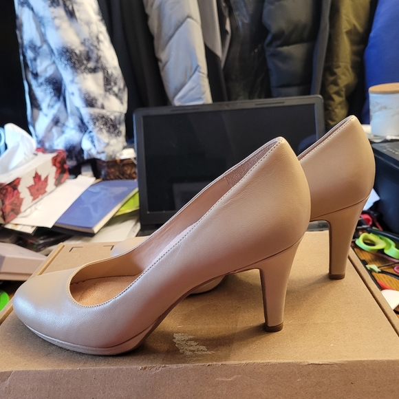 Ladies low heels - Picture 5 of 8